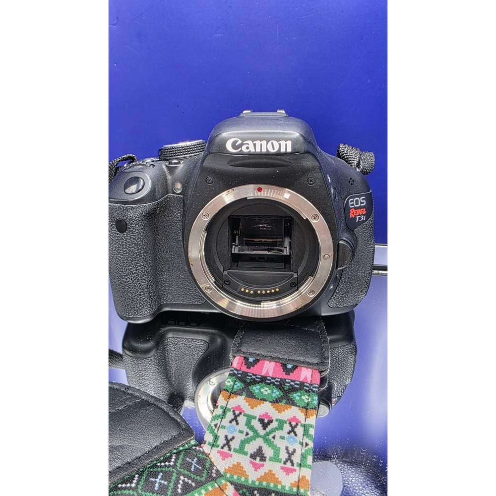 Canon EOS Rebel T5i DSLR Camera Bundle 18-55mm IS 50mm f1.8 STM Bag Charger - Picture 10 of 16
